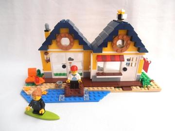 31035 Beach Hut