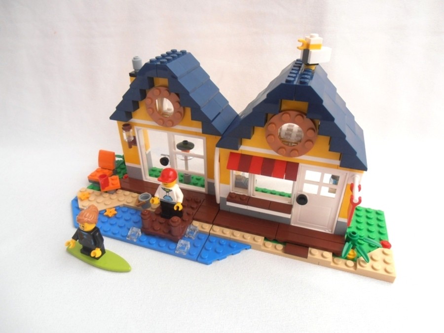 31035 Beach Hut