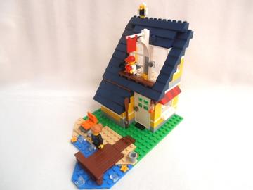 31035 Modern Beach Hut
