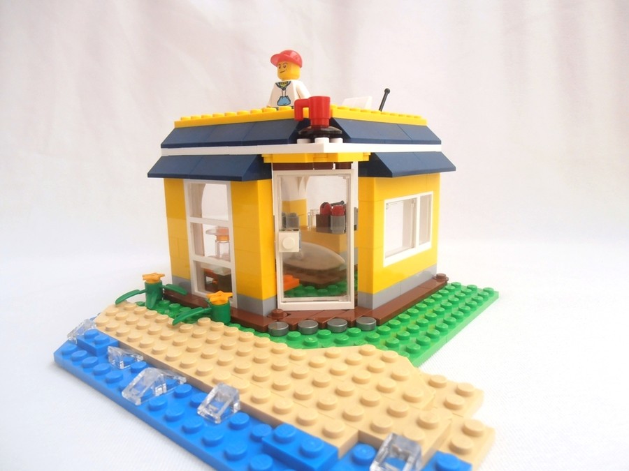 31035 Beach Corner Café