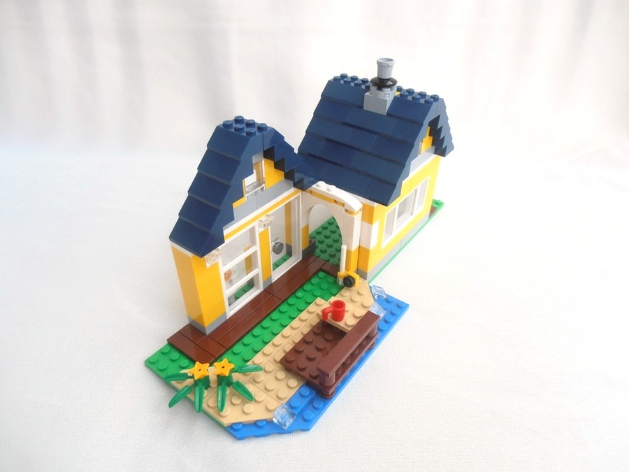 31035 Arches at The Beach