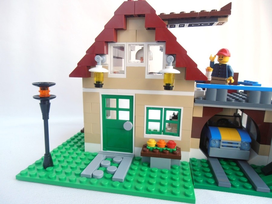 31038 Changing Home