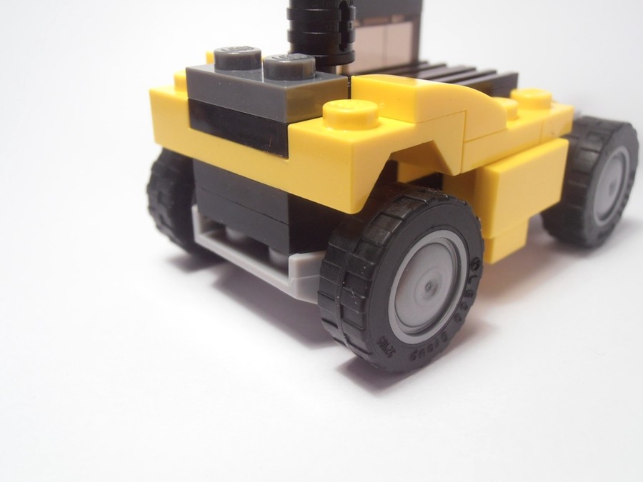 31041 Liebherr LRS 645 Reachstacker