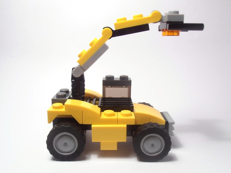 31041 Liebherr LRS 645 Reachstacker