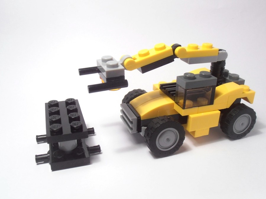 31041 Liebherr LRS 645 Reachstacker