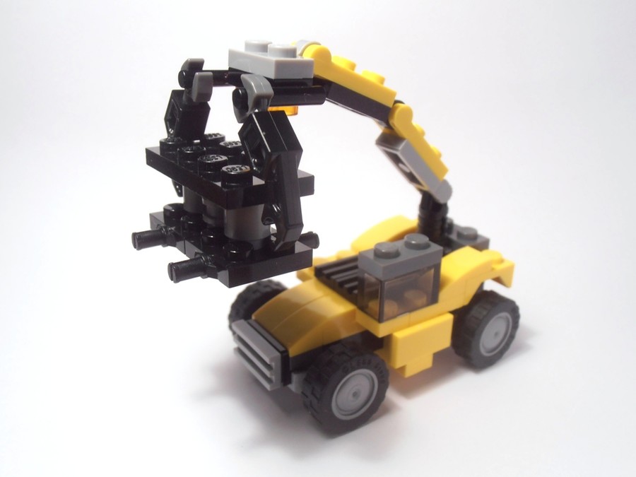 31041 Liebherr LRS 645 Reachstacker