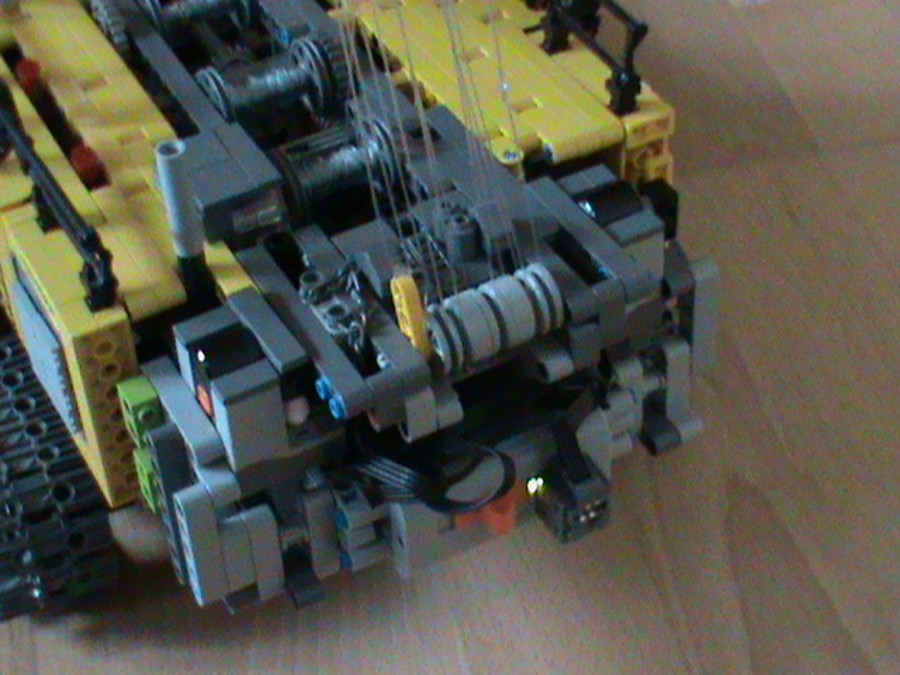 Kegi Liebherr 1250, és Lego Kamion +SBrick