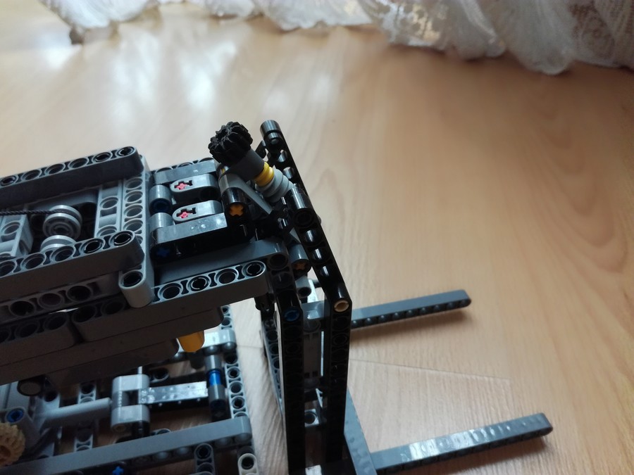 Teleszkópos rakodó + videó