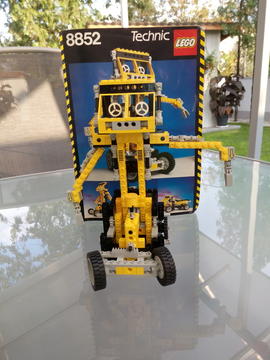 8852 Robot