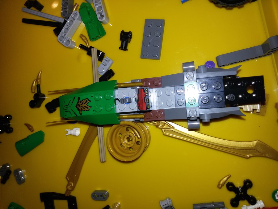 Ninjago-t is szeretjük:)