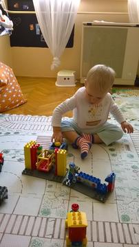 20 hónaposan már ez is megy... :)