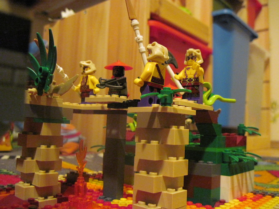 Ninjago lávatenger és dzsungel-csapda