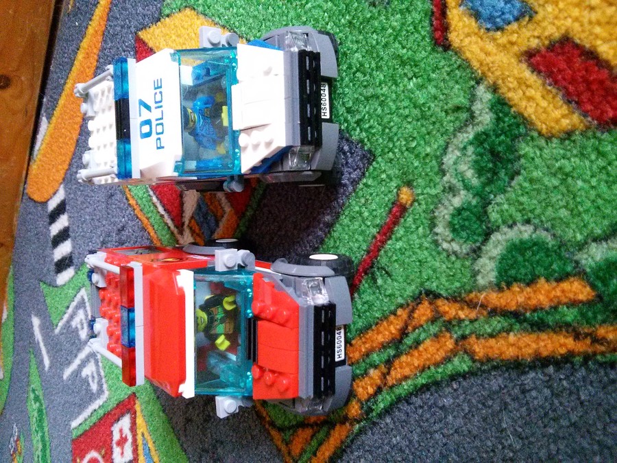 Tűzoltó terepjáró két készlet kombinálásából
