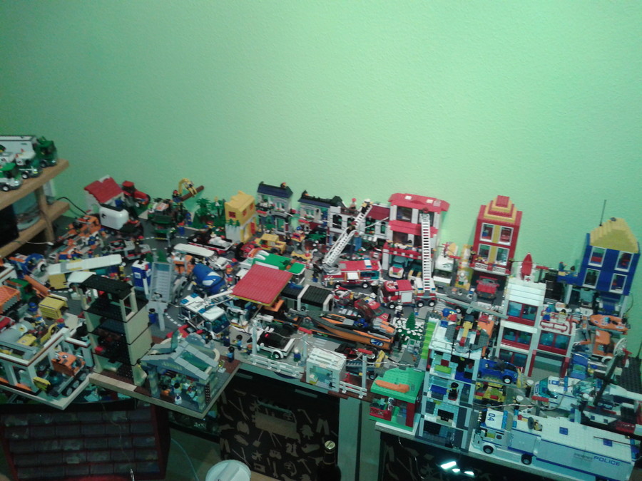 LEGO város, és az enyém :)