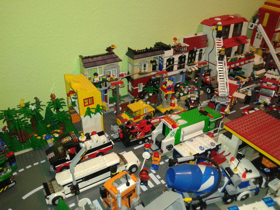 LEGO város, és az enyém :)