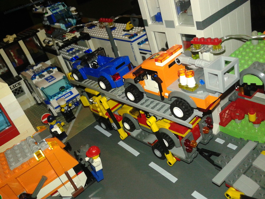 LEGO város, és az enyém :)