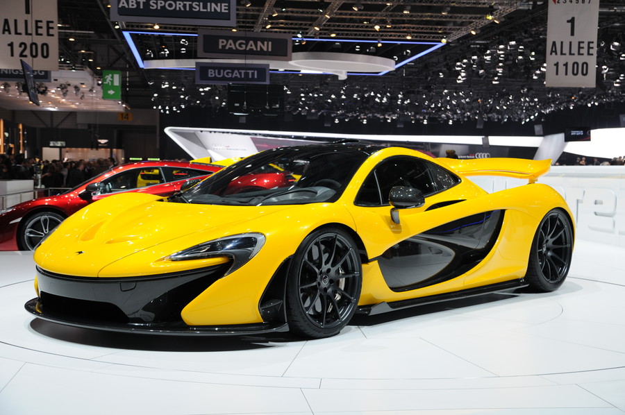 sárga McLaren szuperautó