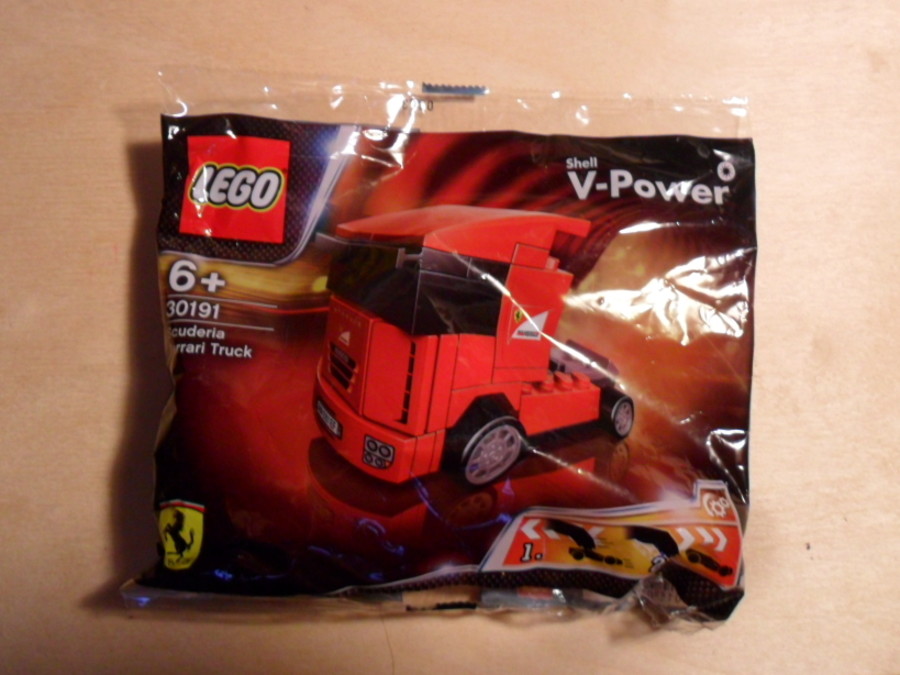 30191 Scuderia Ferrari Truck