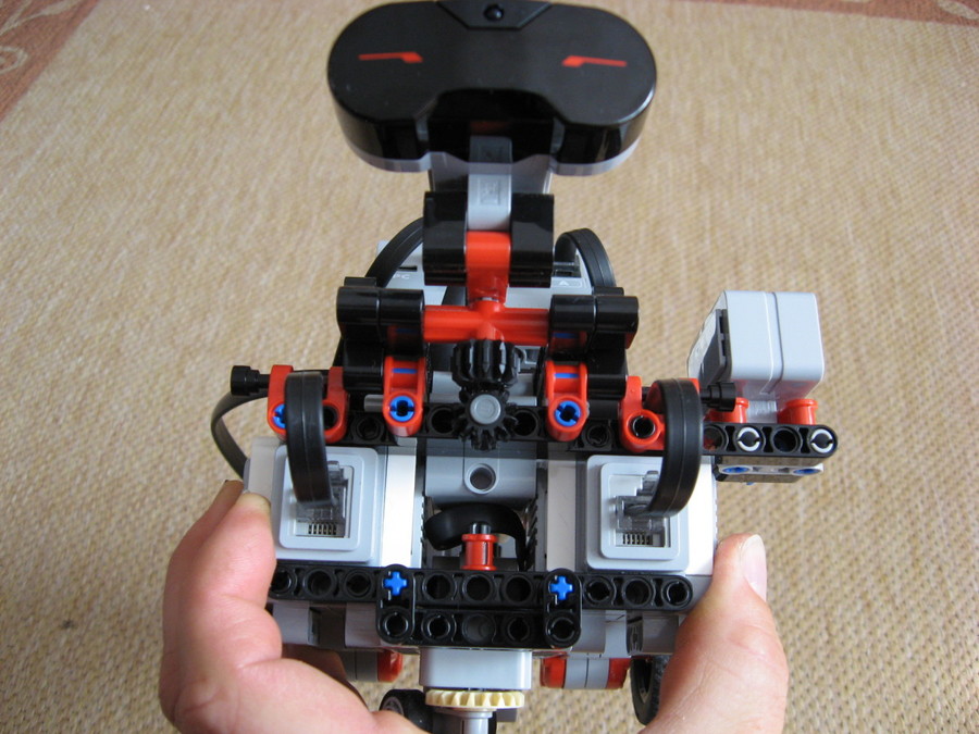 EV3