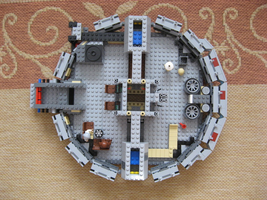 StarWars Milleneum Falcon