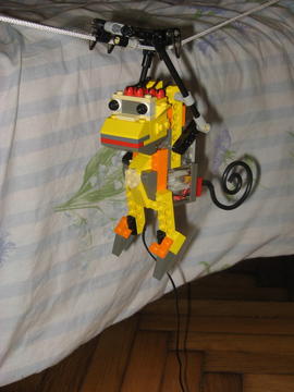 Robot majom