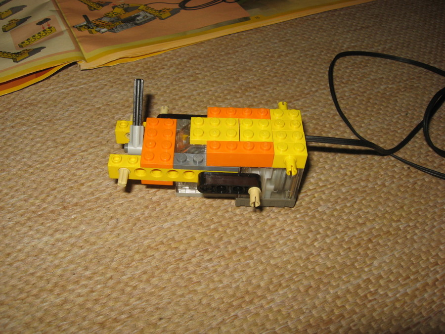 Robot majom