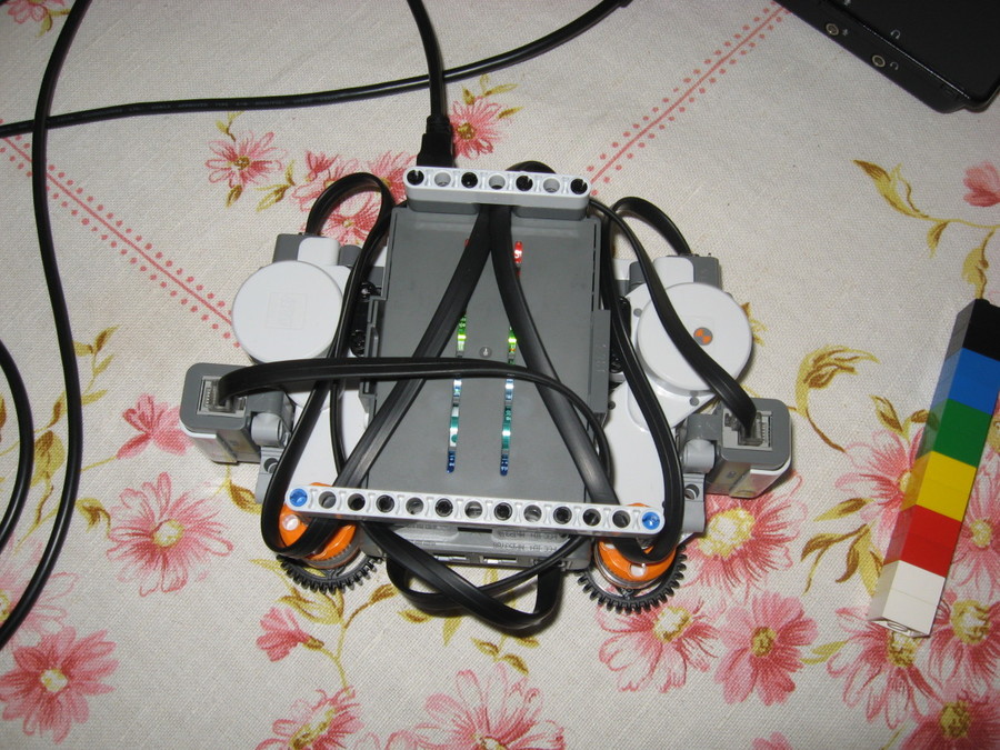 Szorzás-osztás gyakorló robot