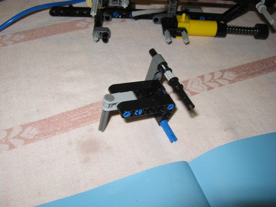 8049 Traktor pneumatikus utánfutóval