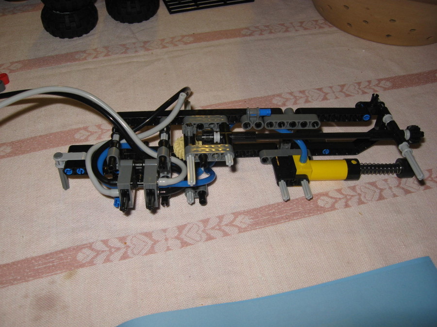 8049 Traktor pneumatikus utánfutóval