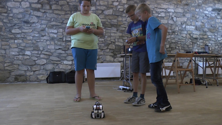 Lego robotokat építettünk