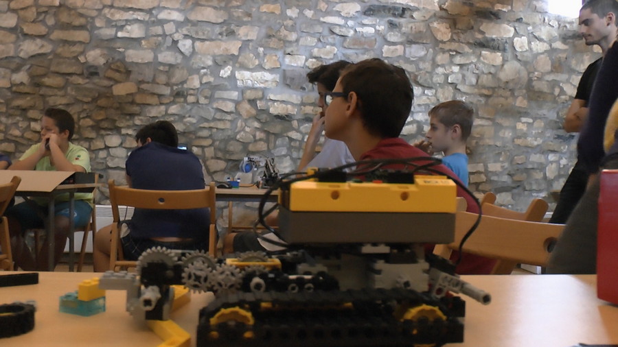Lego robotokat építettünk