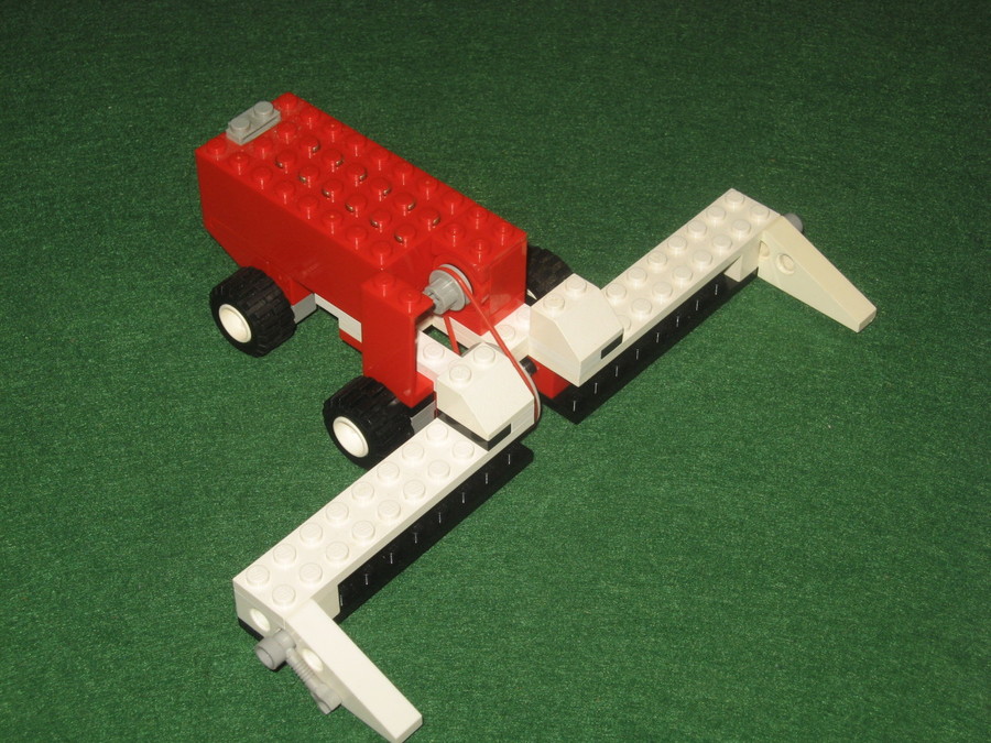 6484 önjáró kombájn
