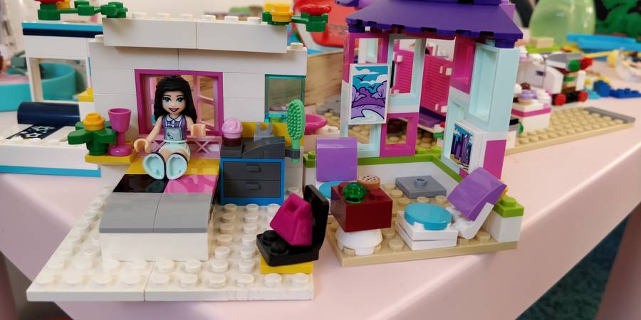Lego friends, Emma szobája