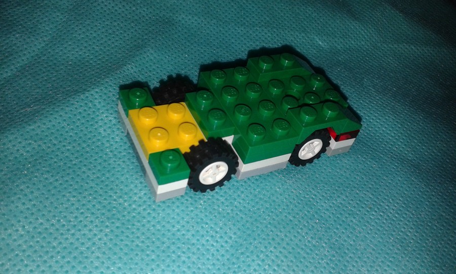 Mini sportautó