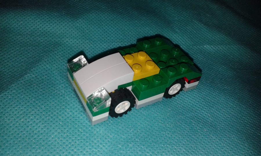 Mini sportautó