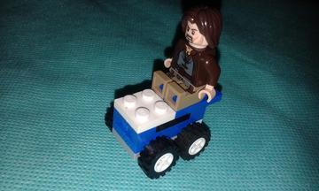 Minifig és minijárgány