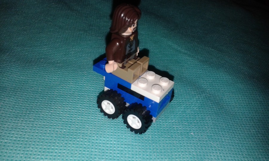Minifig és minijárgány