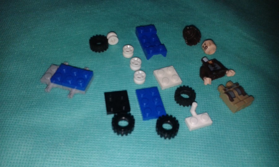 Minifig és minijárgány