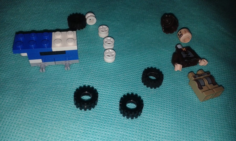 Minifig és minijárgány