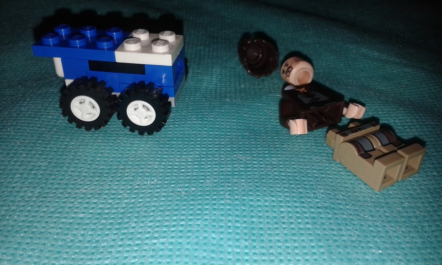 Minifig és minijárgány