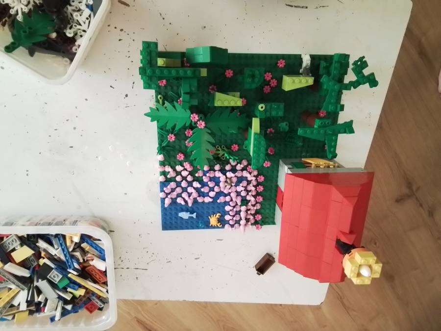 Erdei ház békás tóval 