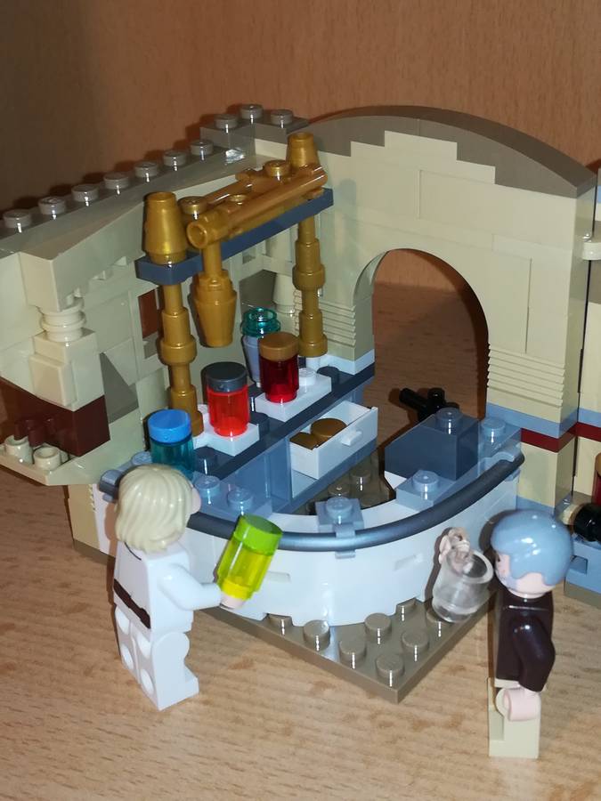 Mos Eisley Cantina