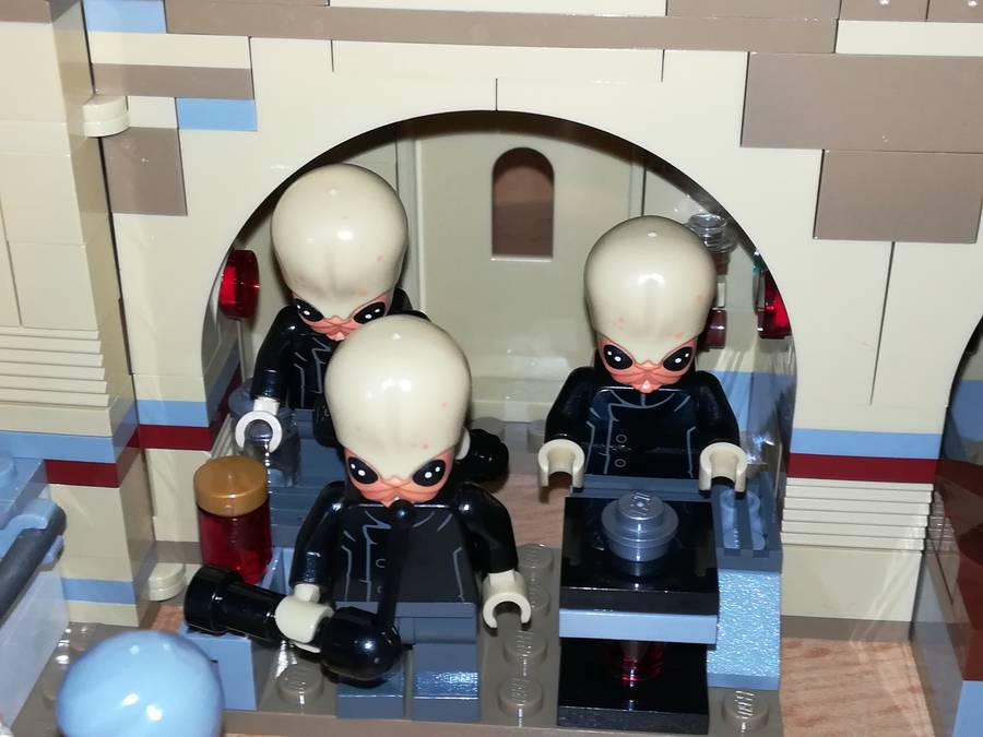 Mos Eisley Cantina