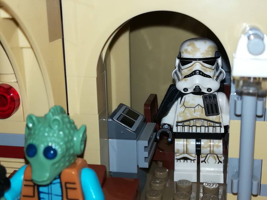 Mos Eisley Cantina
