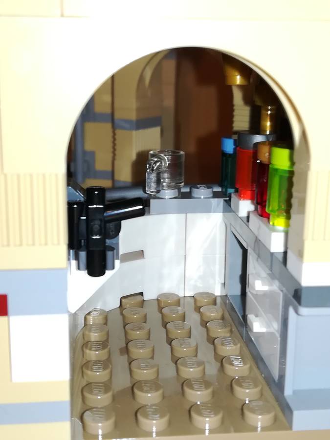 Mos Eisley Cantina
