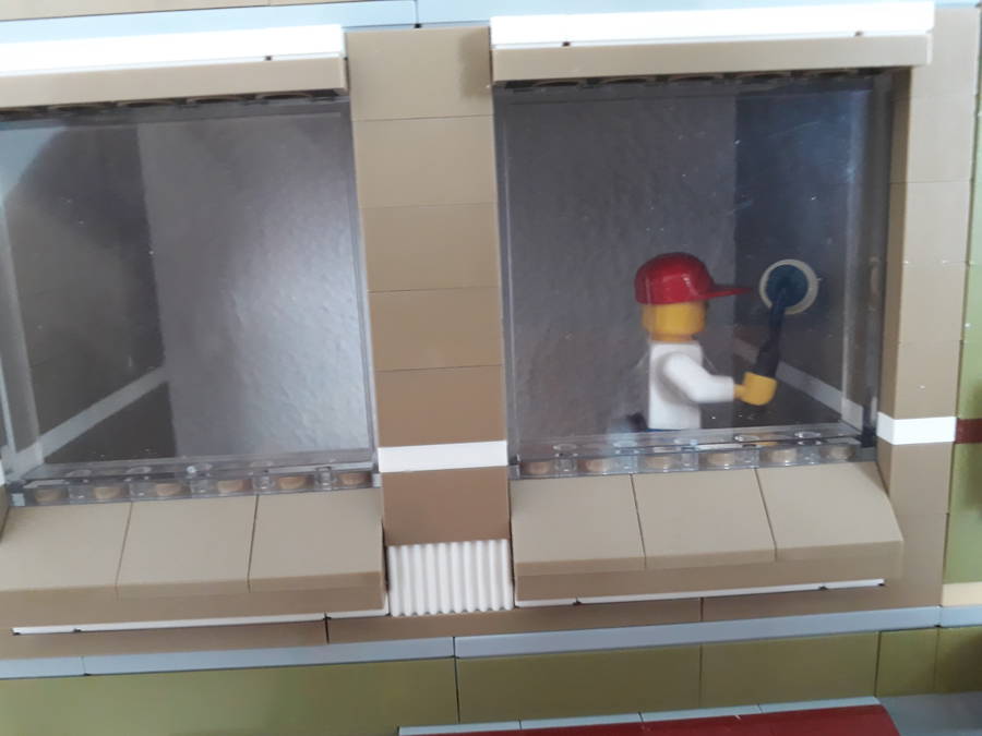 Pizzeria és készülő irodaház