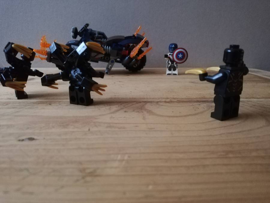 Amerika Kapitány VS Outrider-ek