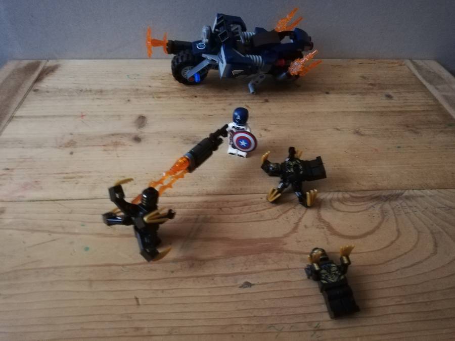 Amerika Kapitány VS Outrider-ek