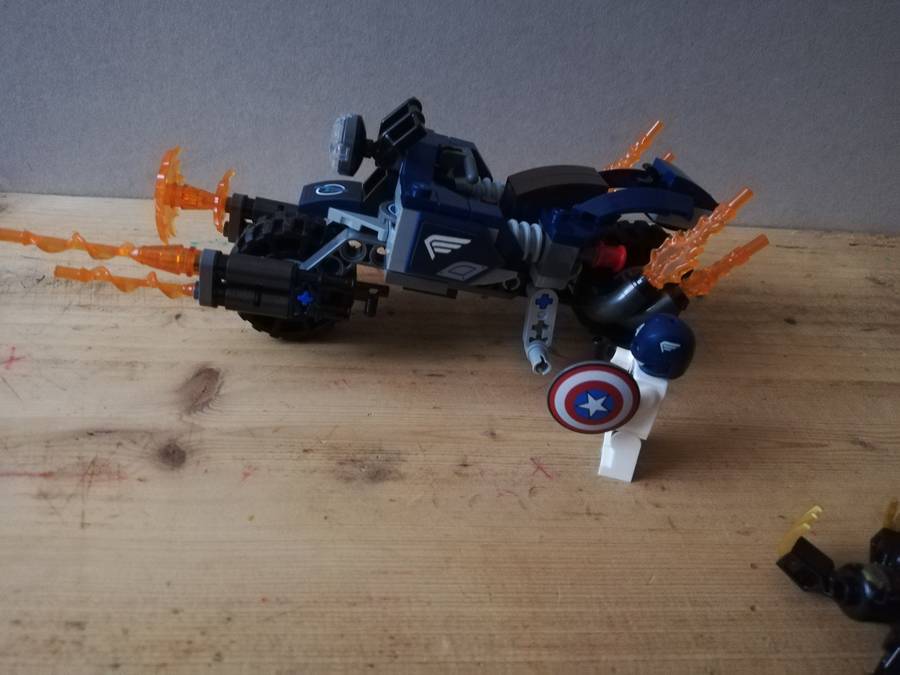 Amerika Kapitány VS Outrider-ek