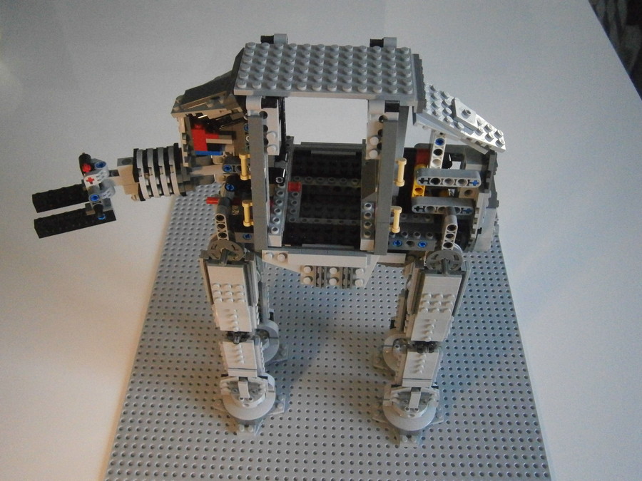 AT-AT lépegető építése